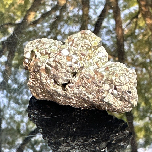 Genuine 239.00 Cts Pyrite Druzy - Picture 6 of 16